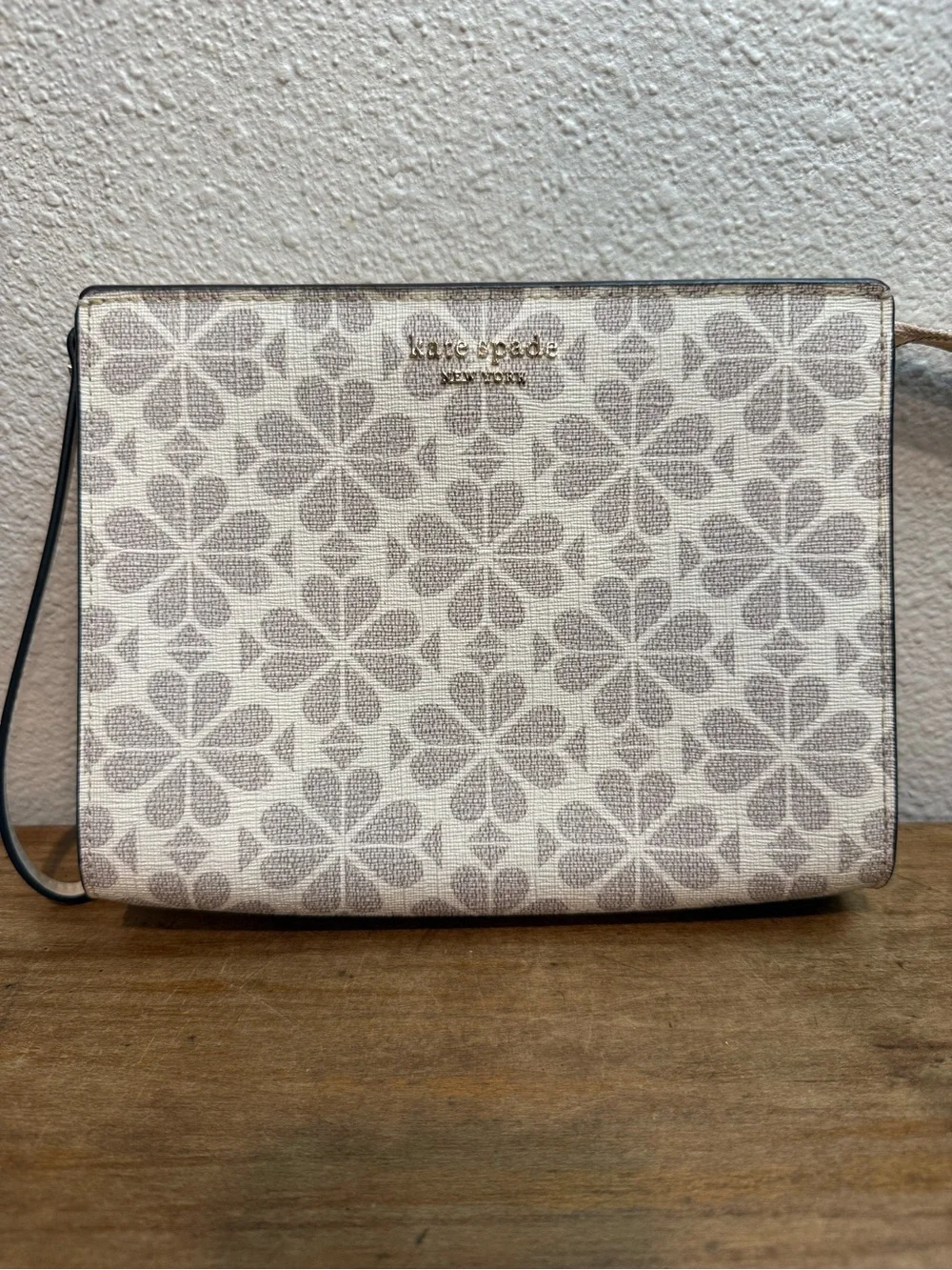 Kate Spade Floral Spade Wristlet Clutch Cream Taupe Like New